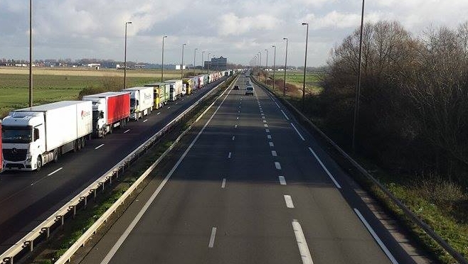 Une voiture interceptée à contre-sens sur l'A16