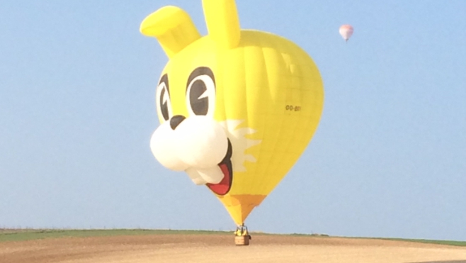 80 montgolfières ont traversé la Manche ce vendredi matin !