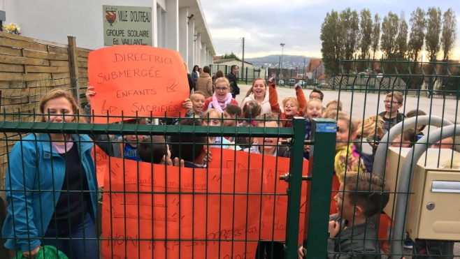 A Outreau, les parents d’élèves ont bloqué l’école Vaillant ce vendredi matin !