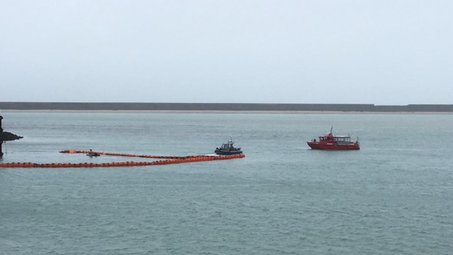 Boulogne-sur-mer : exercice antipollution au port de commerce 