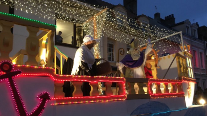 Saint-Nicolas a défilé à Boulogne sur mer samedi.