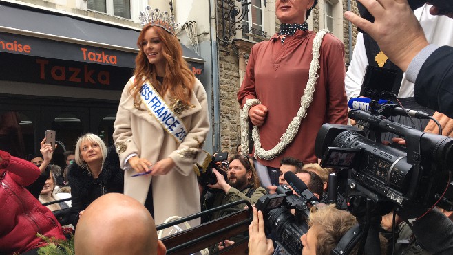 Maëva Coucke plongée dans un 