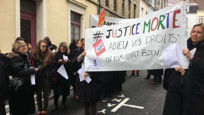 Les avocats de Boulogne sur mer entament leur deuxième semaine de grève !