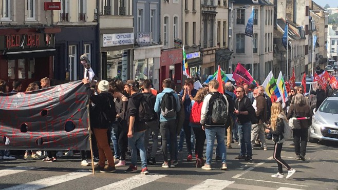 400 personnes dont une centaine de lycéens ont défilé à Boulogne sur mer !