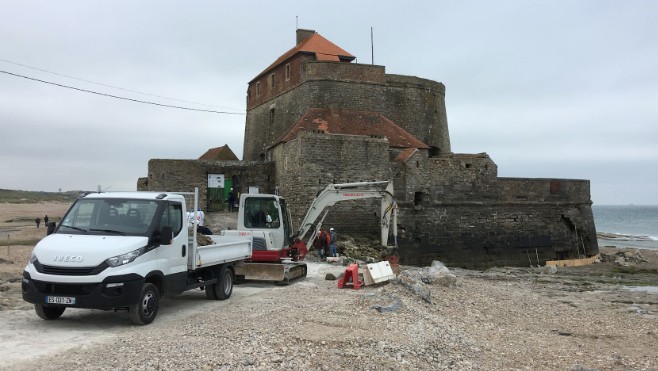 En travaux, le fort d’Ambleteuse lutte contre les marées…