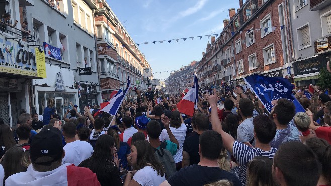 Marée humaine tricolore dans les rues de la Côte d'Opale !