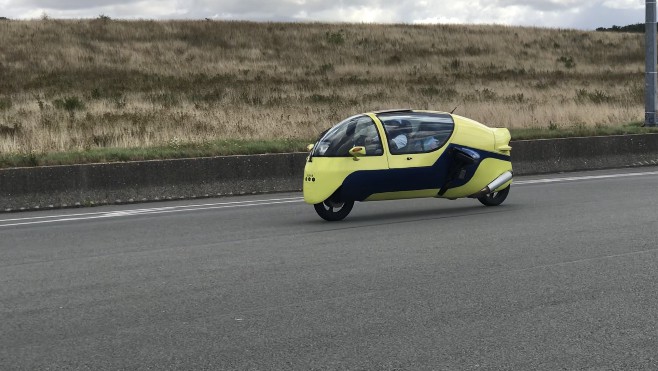 VIDEO : un curieux bolide croisé sur l'A16