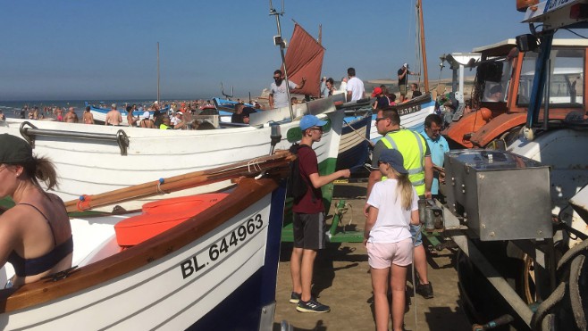 A Wissant, la foule sur la plage assiste à la bénédiction des flobarts !