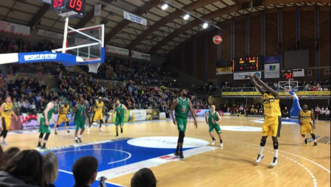 Basket : le SOMB termine sa première partie de championnat de N1 par une défaite.