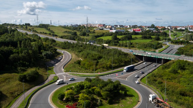 A Saint-Martin-Boulogne, l'aménagement de la liaison A16/RN42 débute de nuit.