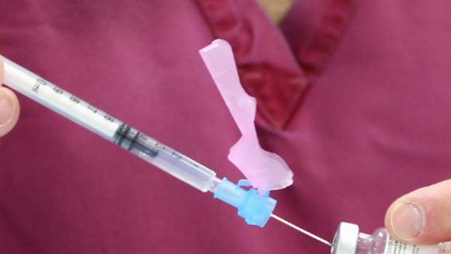 A Boulogne sur mer, les rendez-vous pour se faire vacciner sont pleins jusqu'en février.