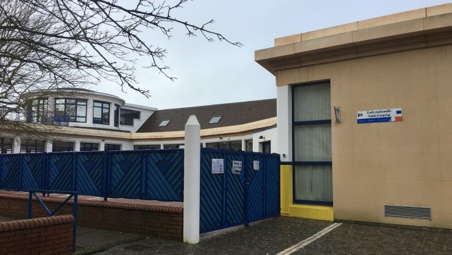 A Outreau, 3 classes fermées à l'école Saint-Exupéry à cause de la COVID.