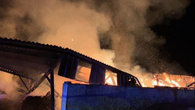 Tubersent : un hangar agricole détruit par un incendie 