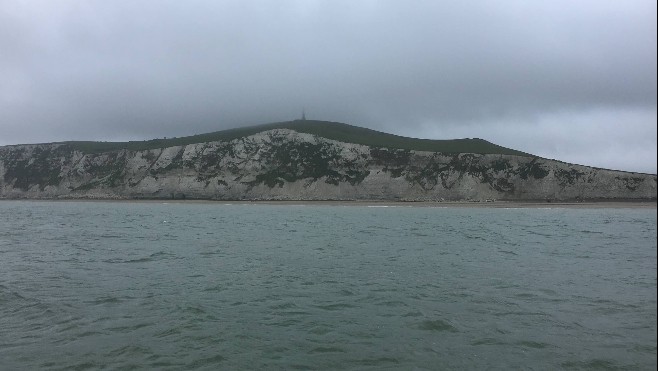 6 personnes coincées par la marée au pied des falaises !