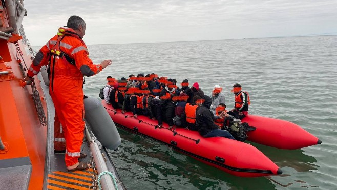 46 migrants, à bord d'une seule embarcation, secourus au large du boulonnais