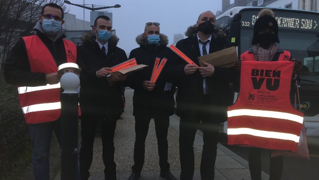 A Boulogne : des leds clignotantes, des slaps jaunes et une bande réflexite pour être bien vu !