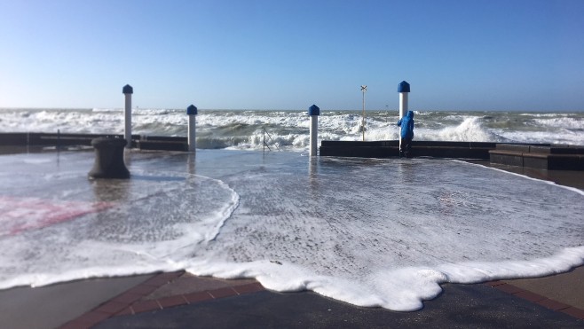 Magnifique spectacle à Wimereux pour les grandes marées