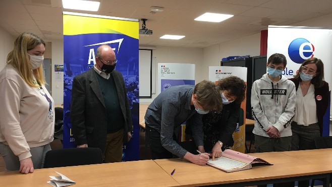 Les premiers Contrats Engagement Jeunes signés à Saint-Martin-Boulogne.