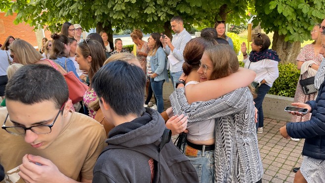 Emotion lors du traditionnel affichage des résultats du bac