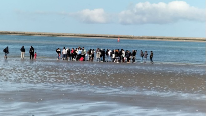 Boulonnais: des départs massifs d'embarcations de migrants sur les plages ce mardi