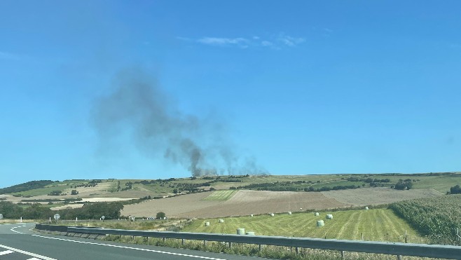 Chaleur: plusieurs feux de culture et incendie d'un bâtiment agricole