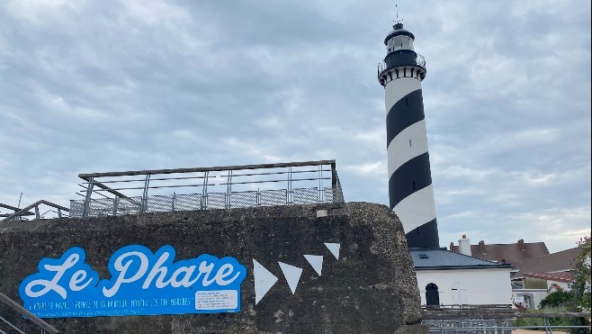 Les Escapades : A Gravelines, le phare de Petit-Fort-Philippe compte 116 marches !