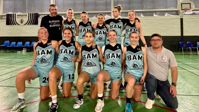 Les U18 féminines du Basket Ambleteuse Marquise décrochent le trophée régional Elite.