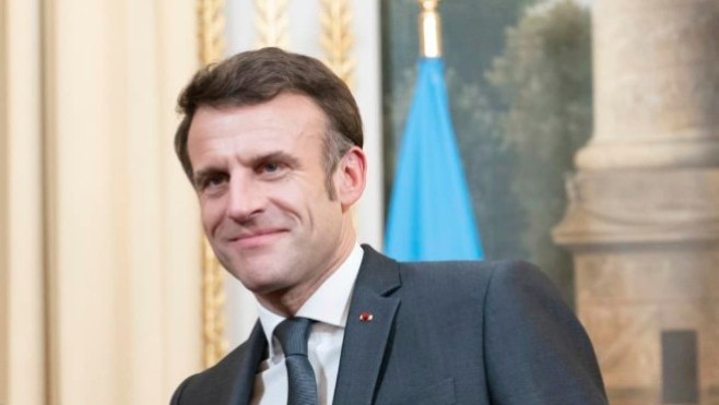 Emmanuel Macron annonce qu'aucun gouvernement ne sera formé avant la fin des Jeux Olympiques 