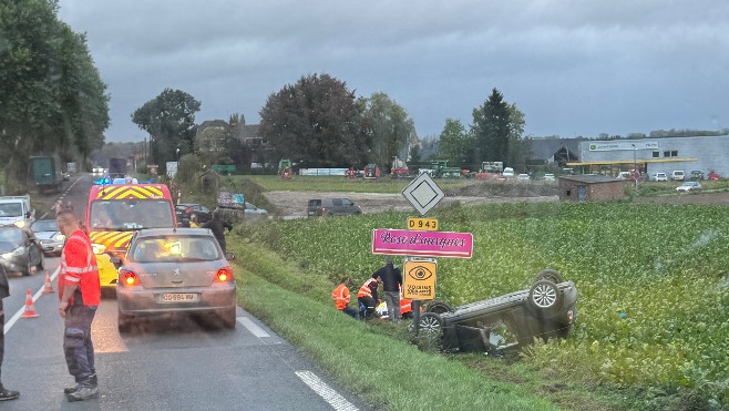 Nordausques : une automobiliste termine sa course dans un fossé