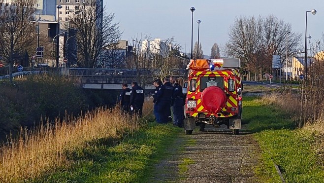 Calais : découverte d'un corps flottant dans le canal de Marck