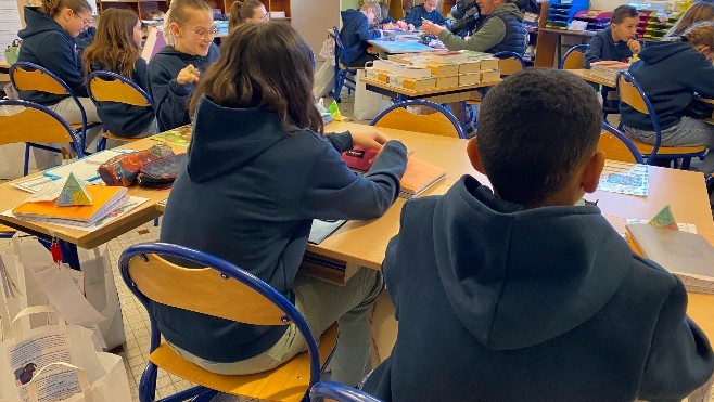 A Marck, les 300 élèves de l'école de l'Aéroport ont revêtu l'uniforme ! 