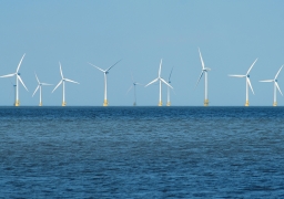 Eoliennes off-shore: Frédéric Cuvillier veut étendre le périmètre, Daniel Fasquelle monte au créneau