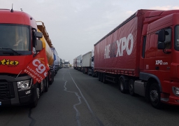 Des centaines de camions bloqués sur l'A26, le barrage filtrant levé à partir de 16h.