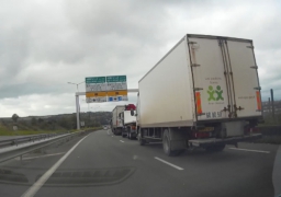 Plus de 200 camions ont été bloqués toute la matinée à Boulogne sur mer.