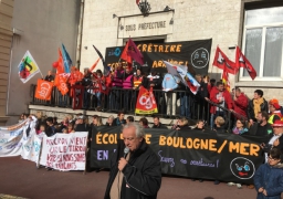 Entre 1000 et 1500 personnes dont des enfants ont défilé mardi matin à Boulogne sur mer !