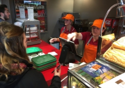 Au lycée Saint-Joseph, les élèves commandent leurs repas via une appli !