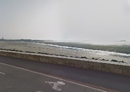 La ville de Boulogne appelle à la prudence après la formation d'une bâche sur la plage 