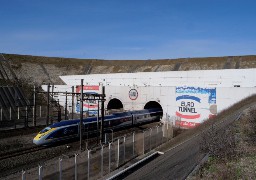 Un eurostar relie Londres à Amsterdam en moins de 4 heures.