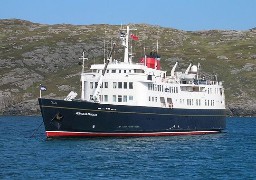 Boulogne : un navire de luxe en escale vendredi au port.