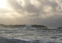 Prudence, des creux de 6 mètres annoncés cette nuit dans le détroit