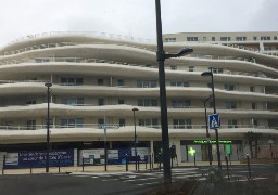 Terrasses de la Falaise : déjà une pharmacie, bientôt la supérette et plus que 30 logements à vendre.