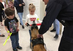 La police et la brigade canine à l'hôpital pour une opération « séduction » !