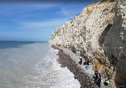 Le corps d'une femme retrouvée sur la plage d'Escalles