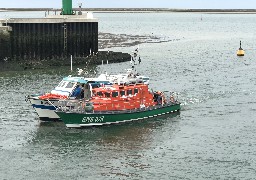 Un bateau de pêche en feu au large de Boulogne, les 3 marins sont indemnes.