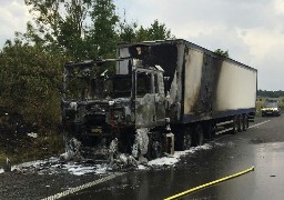 L'A16 coupée hier aprés l'incendie d'un poids-lourd à Bonningues-lès-Calais