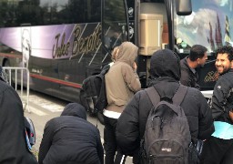 Un bus transportant des migrants a été dégradé au péage d'Herquelingue