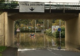 Boulonnais : la Liane en crue, des rues et maisons inondées. 