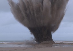 Neutralisation de deux pieux Rommel hier sur la plage de Wissant