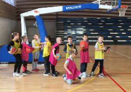 A Boulogne sur mer, 650 enfants apprennent l’anglais en jouant au basket.