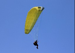 Equihen-Plage : un jeune femme blessée dans un accident de parapente